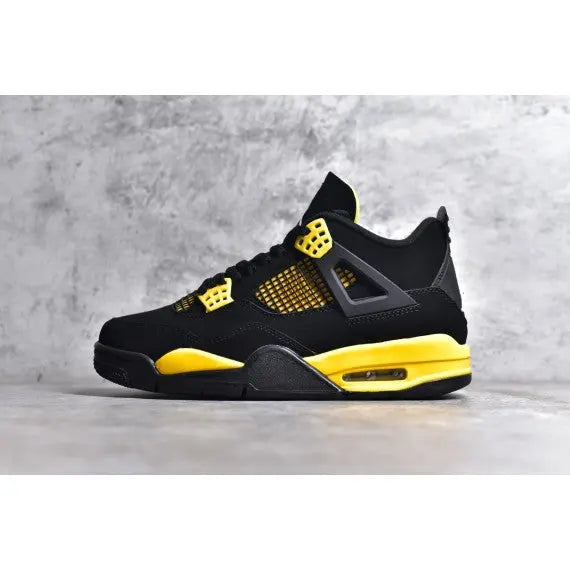 Air Jordan 4 Retro "Thunder"